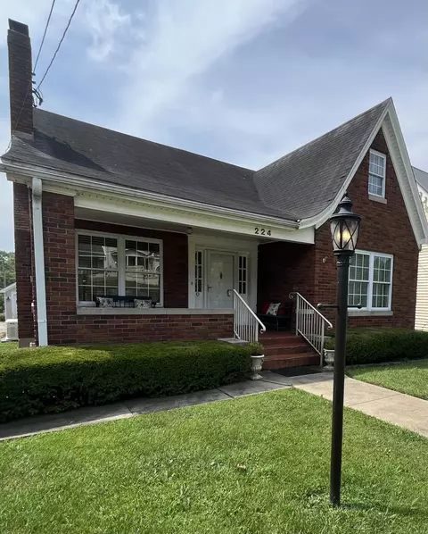 224 W Main St, Mount Sterling, KY 40353