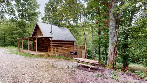 30 Trail Pines Ln, Frenchburg, KY 40322