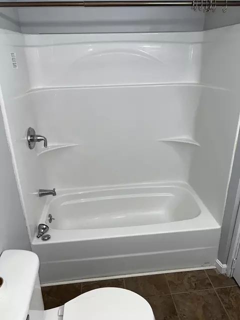 Bath - 7447 Energy Rd, Ewing, KY 41039 photo 6 of 7