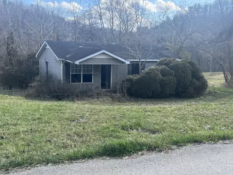 1651 Robinson Creek Rd, Manchester, KY 40962