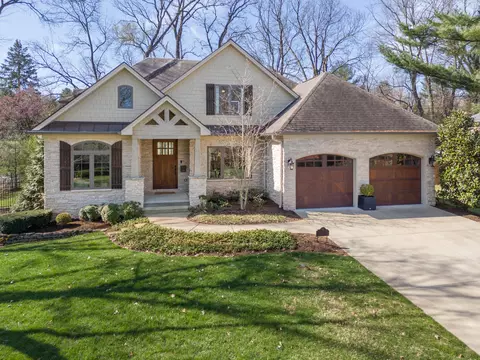 4 Lansdowne Ests, Lexington, KY 40502