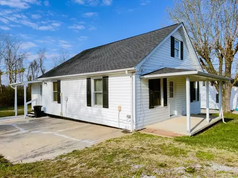 77 Poplar Ave, Burnside, KY 42519
