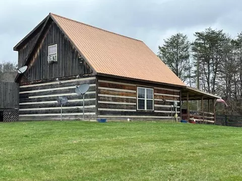 2820 Hamilton Valley Rd, Crab Orchard, KY 40419