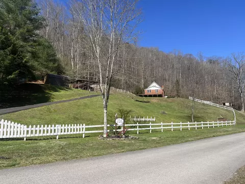 725 Blue Ridge Church Road Rd, Pineville, KY 40977