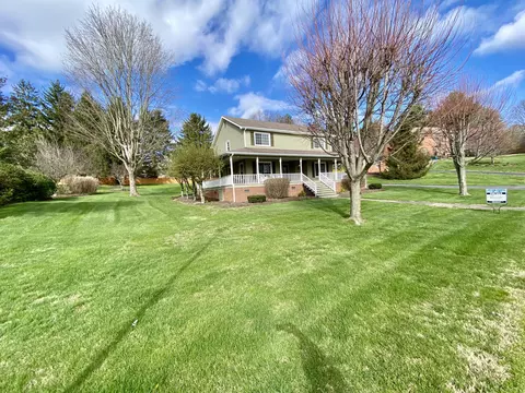 1105 Stirling Dr, Danville, KY 40422