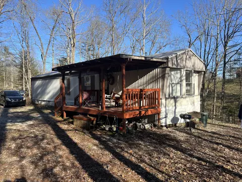 7429 Kentucky 15 N, Pine Ridge, KY 41360