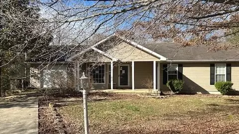 70 White Oak Dr, Whitley City, KY 42653