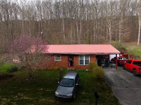 325 Pleasant Valley Rd, Morehead, KY 40351
