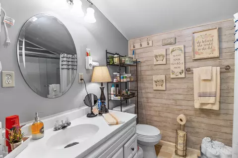Bath - 265 Owen Rd, Lily, KY 40740 photo 1 of 2