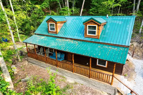 3405 Pilot Rd, Stanton, KY 40380