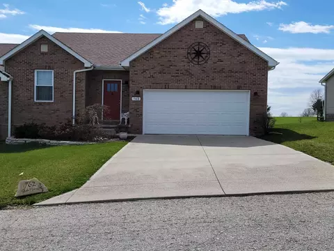 762 Oak Pointe Dr, Maysville, KY 41056