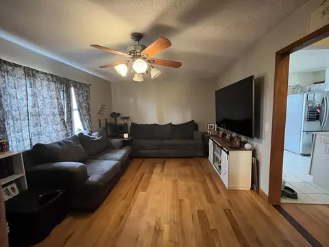 Living - 517 Patterson Rd, Yosemite, KY 42566 photo 3 of 4