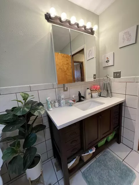 Bath - 517 Patterson Rd, Yosemite, KY 42566 photo 2 of 2