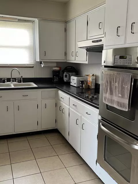 Kitchen - 517 Patterson Rd, Yosemite, KY 42566 photo 1 of 2