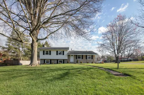701 Nakomi Dr, Lexington, KY 40503
