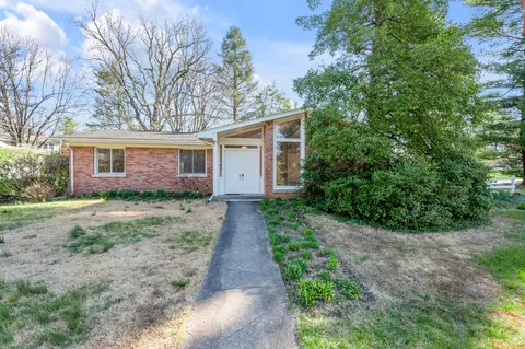 773 Lansdowne Cir, Lexington, KY 40502