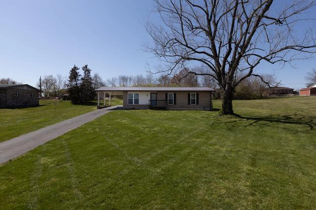 102 Collins Dr, Nicholasville, KY 40356