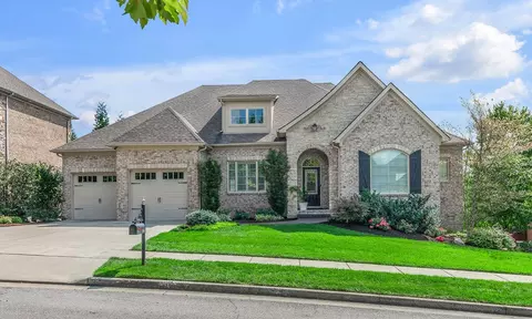 3204 Cashiers Ct, Lexington, KY 40513