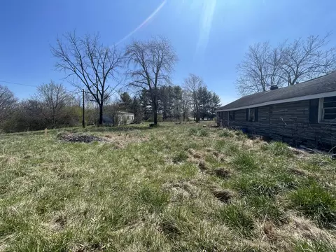 694 Highway 1383, Russell Springs, KY 42642