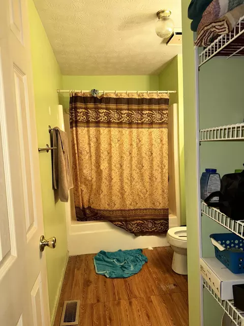 Bath - 623 Bybee Rd, Waco, KY 40385 photo 2 of 3