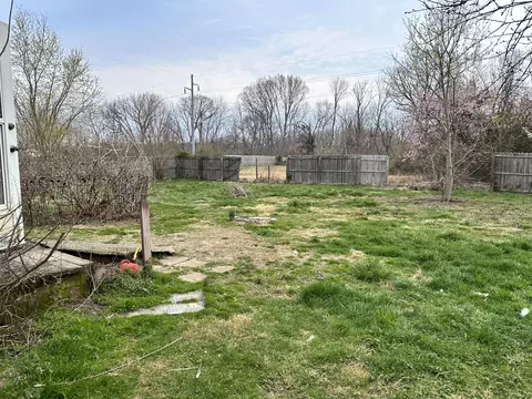 Exterior - 623 Bybee Rd, Waco, KY 40385 photo 9 of 11