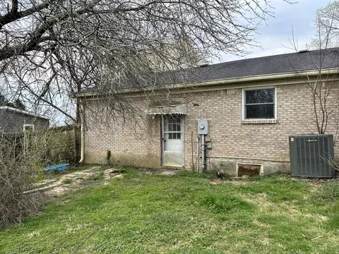 Exterior - 623 Bybee Rd, Waco, KY 40385 photo 7 of 11