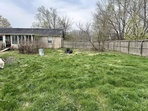 Exterior - 623 Bybee Rd, Waco, KY 40385 photo 5 of 11