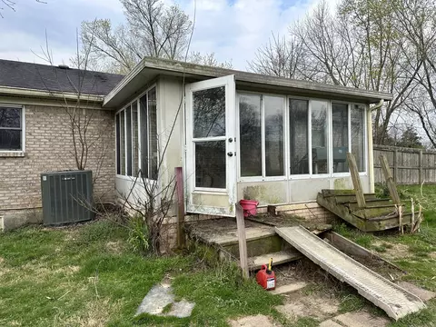 Exterior - 623 Bybee Rd, Waco, KY 40385 photo 6 of 11