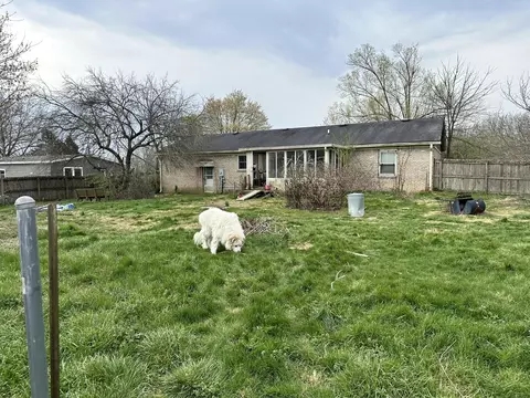Exterior - 623 Bybee Rd, Waco, KY 40385 photo 4 of 11