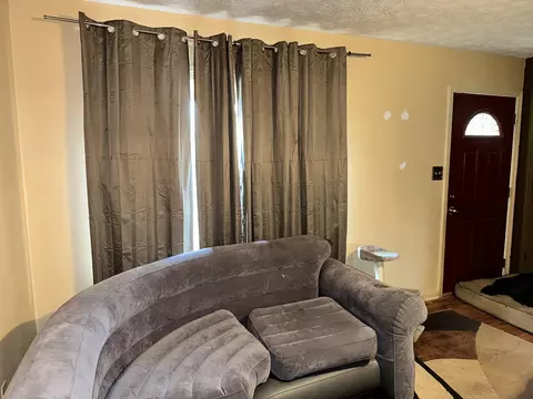 Living - 623 Bybee Rd, Waco, KY 40385 photo 2 of 3