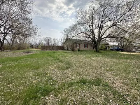 Exterior - 623 Bybee Rd, Waco, KY 40385 photo 10 of 11