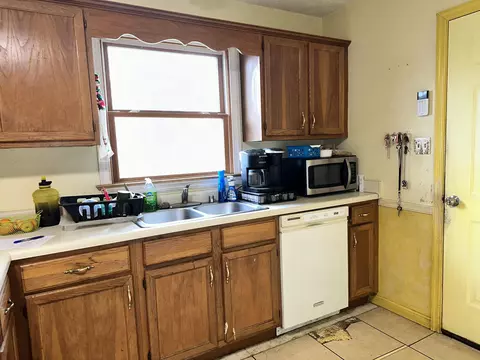 Kitchen - 623 Bybee Rd, Waco, KY 40385 photo 2 of 2