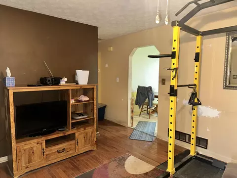 Living - 623 Bybee Rd, Waco, KY 40385 photo 1 of 3