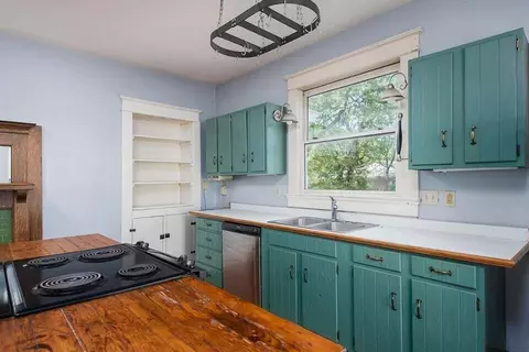 Kitchen - 205 Chambers Ave, Georgetown, KY 40324 photo 3 of 3