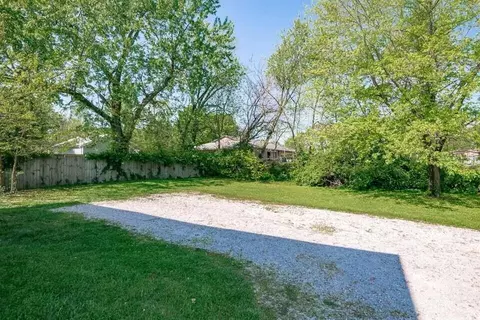 Exterior - 205 Chambers Ave, Georgetown, KY 40324 photo 4 of 6
