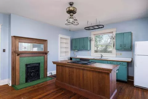 Kitchen - 205 Chambers Ave, Georgetown, KY 40324 photo 2 of 3