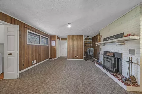 Living - 80 Hillside View Ln, Morehead, KY 40351 photo 4 of 6