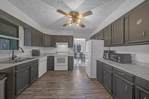Kitchen - 80 Hillside View Ln, Morehead, KY 40351 photo 2 of 2