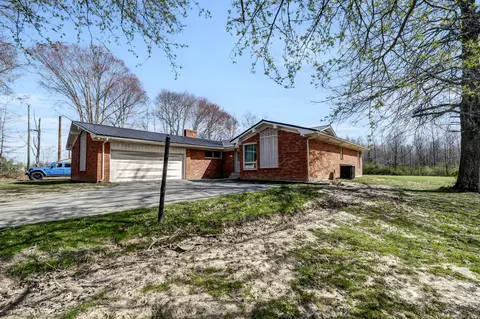 Exterior - 80 Hillside View Ln, Morehead, KY 40351 photo 9 of 12