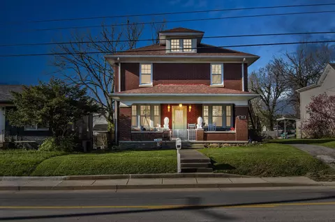 704 W Lexington Ave, Winchester, KY 40391