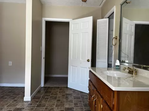Bath - 1523 Ky 718, Walker, KY 40997 photo 1 of 3
