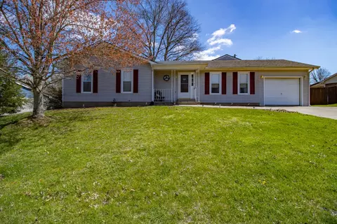 2220 Redbud Ln, Paris, KY 40361