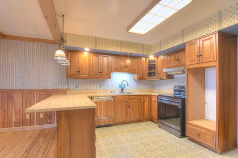Kitchen - 824 Fraley Dr, Morehead, KY 40351 photo 3 of 5