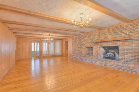 Living - 824 Fraley Dr, Morehead, KY 40351 photo 1 of 3