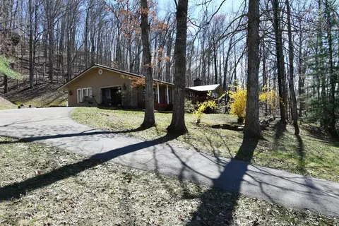 Exterior - 824 Fraley Dr, Morehead, KY 40351 photo 5 of 5