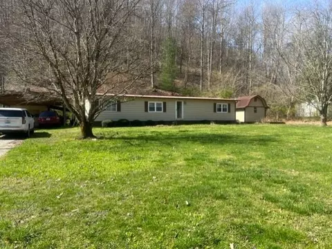 35 Buds Br, Prestonsburg, KY 41653