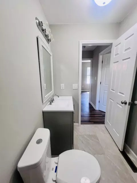 Bath - 305 Maple St, Corbin, KY 40701 photo 6 of 6