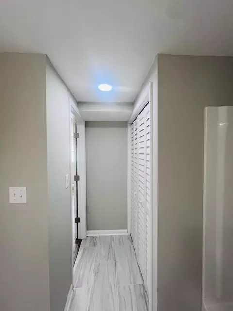 Entry Way - 305 Maple St, Corbin, KY 40701 photo 1 of 2