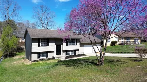 Exterior - 305 Maple St, Corbin, KY 40701 photo 3 of 8