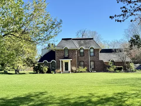 3653 Cayman Ln, Lexington, KY 40509